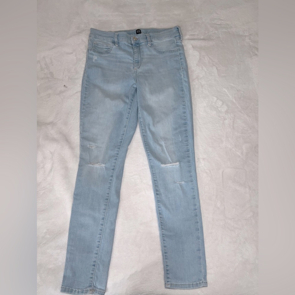 Stretchy jeans.
